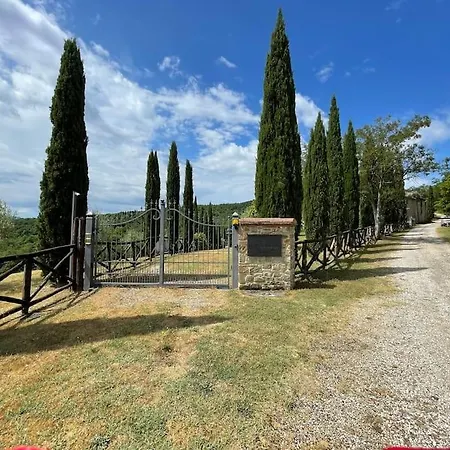 Tuscan Dream, Lux 2-bed Balcony And Pool Apartment